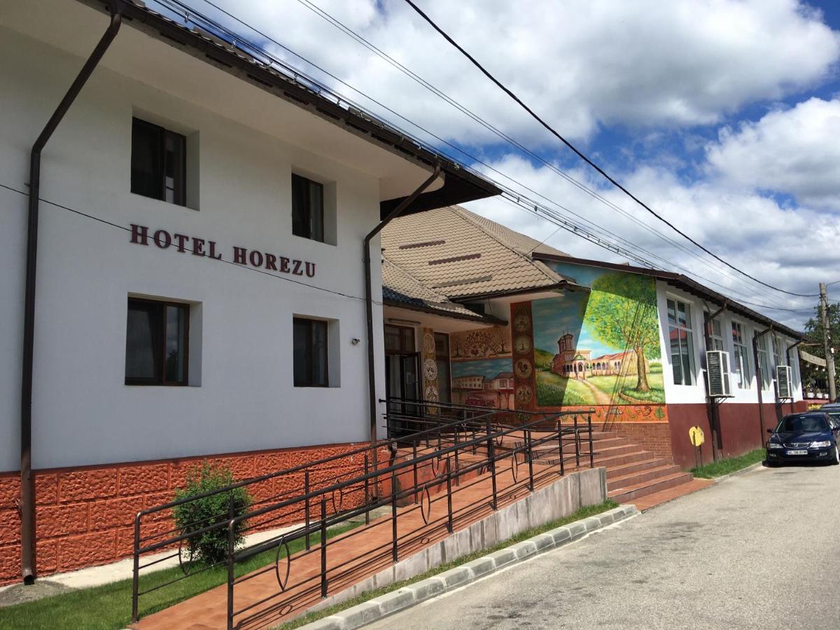 Hotel Horezu Eksteriør bilde