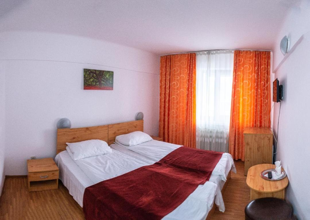 Hotel Horezu Eksteriør bilde