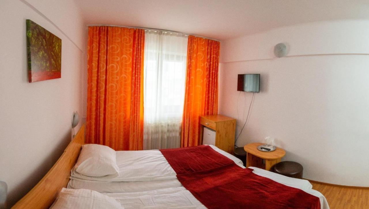 Hotel Horezu Eksteriør bilde