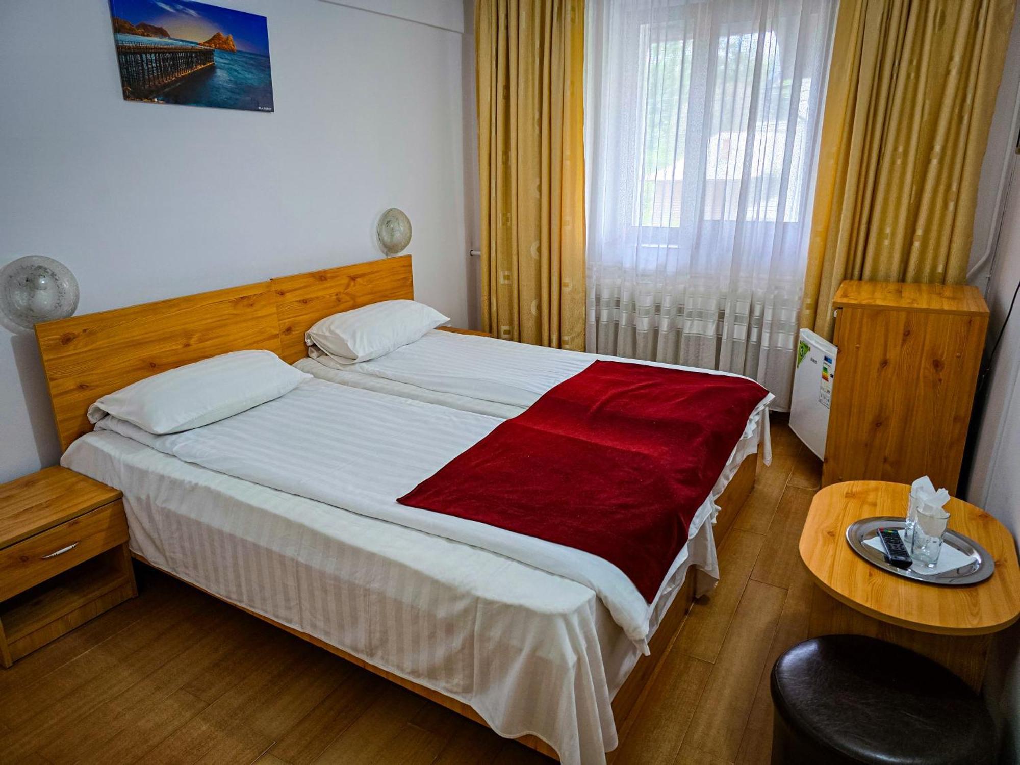 Hotel Horezu Eksteriør bilde